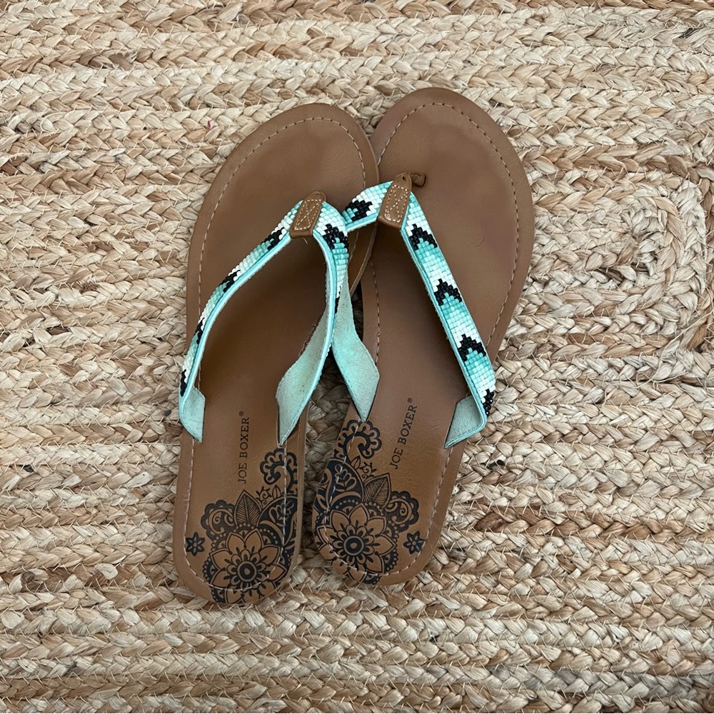 Joe Boxer women’s Blue beaded Sandals flip flops size 7/8 no flaws